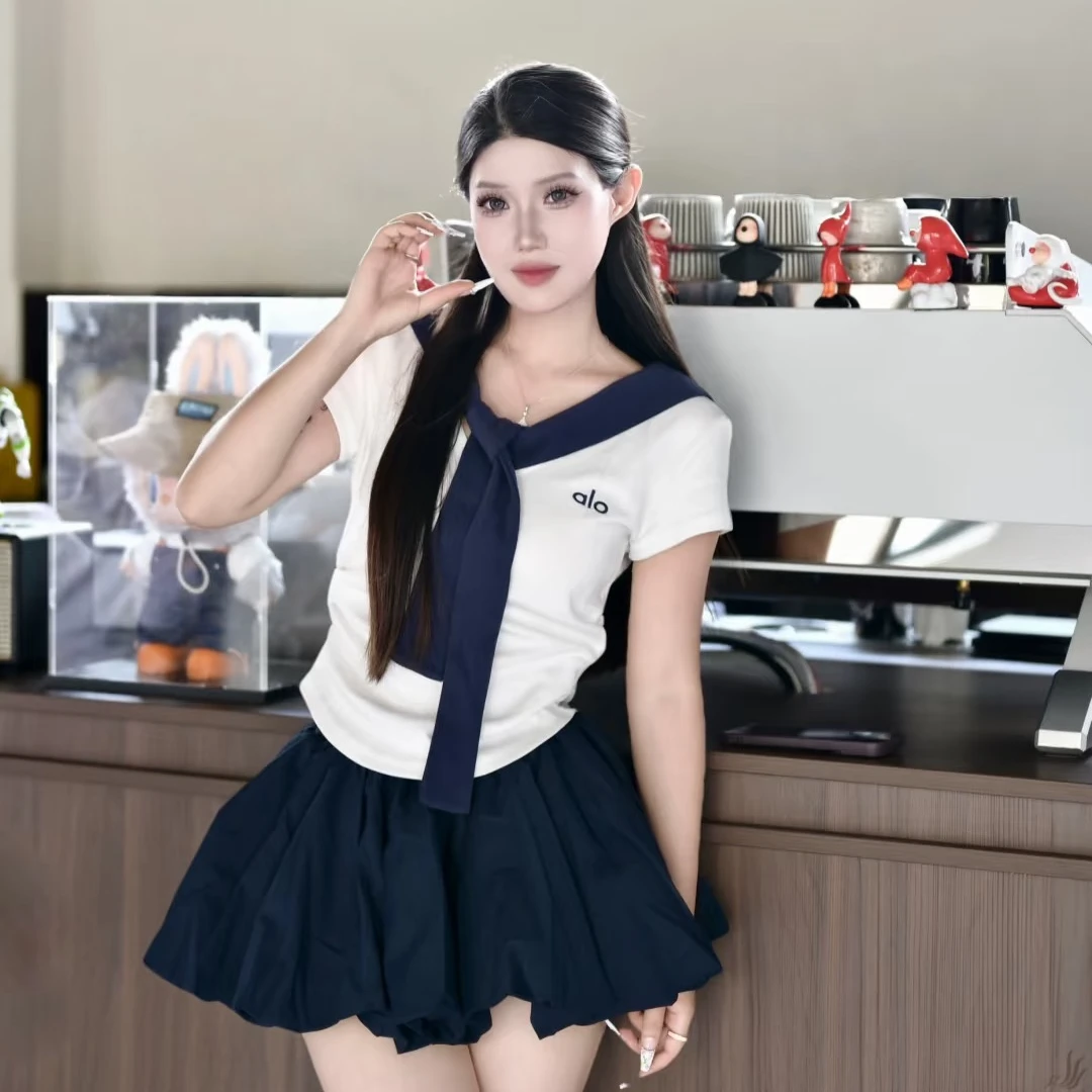 超级显白显瘦可爱气质短袖抗皱T恤服装V领海军领海军风拼接学生