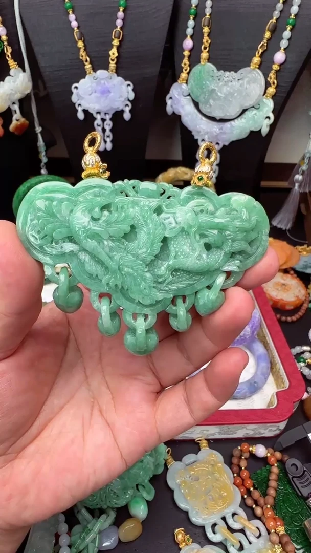颈饰未镶嵌翡翠T*x吊坠