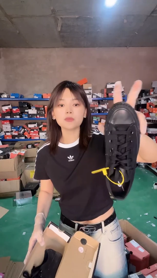 匡威福利二手瑕疵介意勿拍35-58