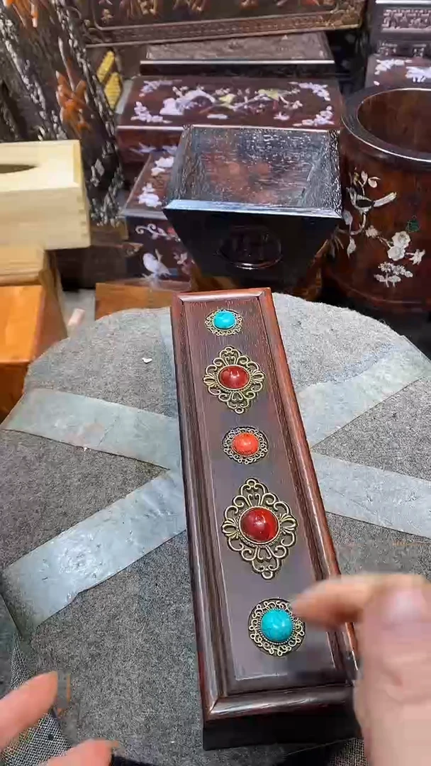 木木雕款盒子一个