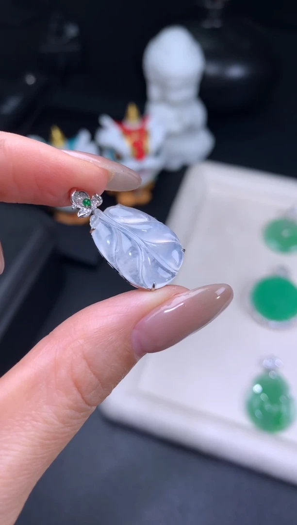 吊坠(不含链)18K金镶嵌翡翠
