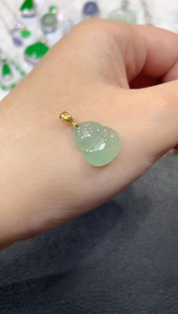 吊坠(不含链)18K金镶嵌翡翠A1 多样性发货一件