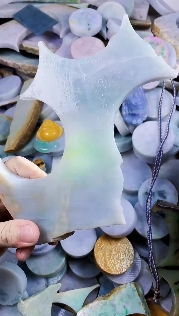 颈饰未镶嵌翡翠缅甸天然翡翠大优惠