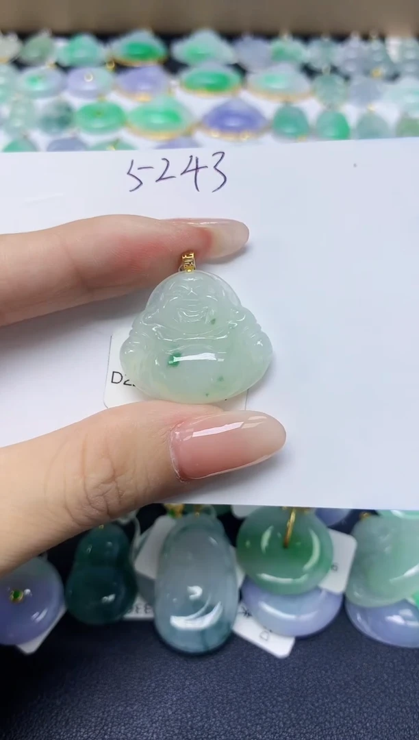 翡翠18K金镶嵌颈饰 天然缅甸翡翠A货