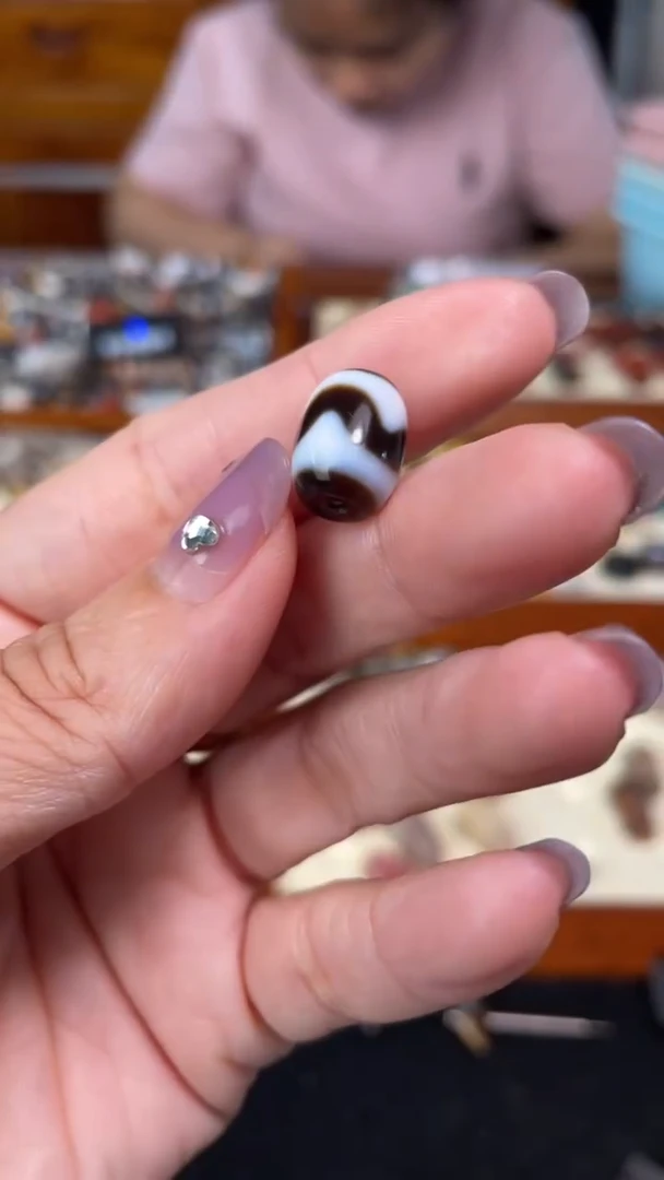 玛瑙/玉髓颈饰未镶嵌112虎牙