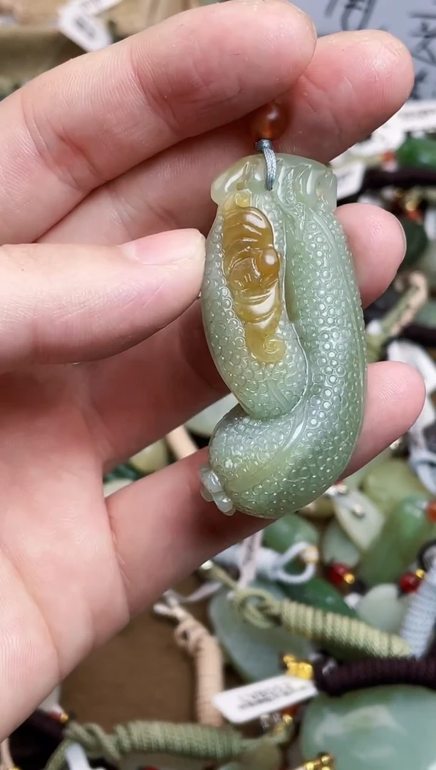 颈饰未镶嵌和田玉1