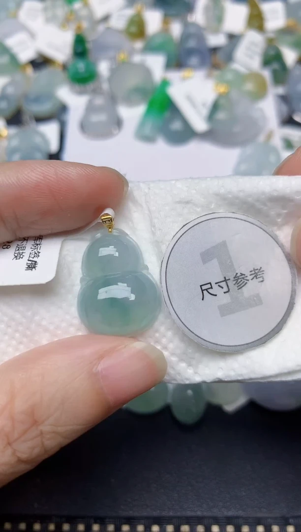颈饰18K金镶嵌翡翠天然缅甸A货翡翠