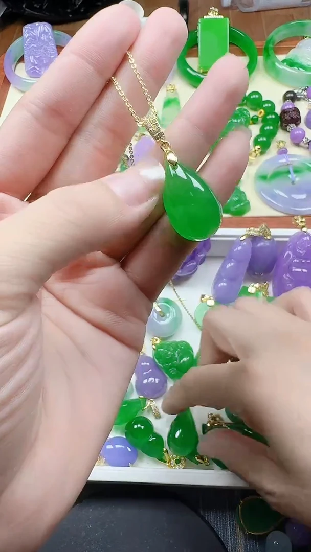 吊坠(赠链)14K金镶嵌翡翠冰绿水滴裸
