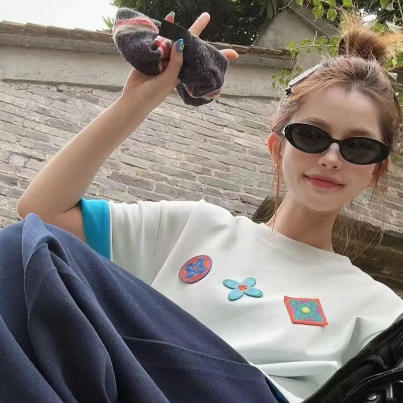 朵儿定制【小花T】刺绣双色拼接圆领短袖T IN15