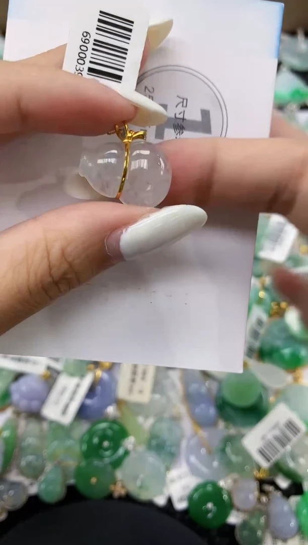 颈饰18K金镶嵌翡翠11111111111