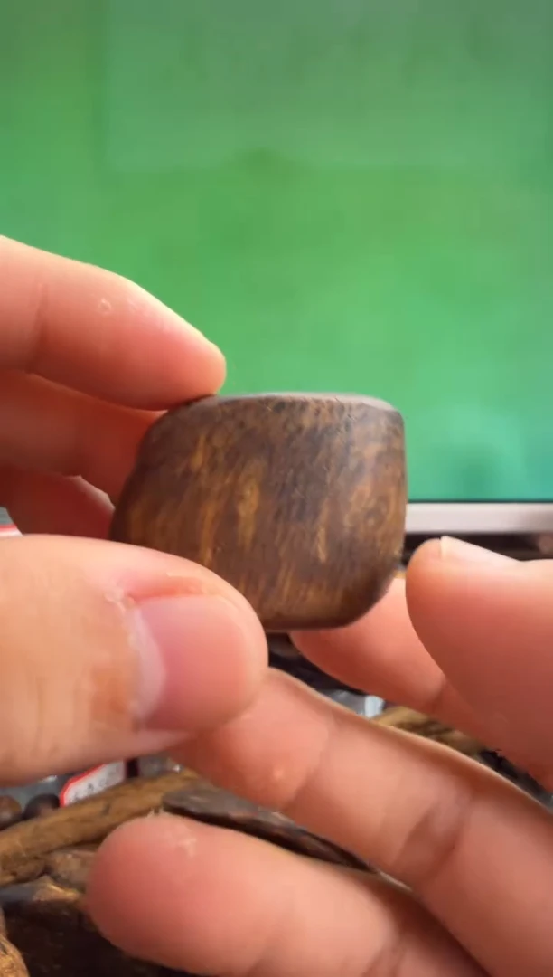 沉香手把件海南舍利子多样性发一