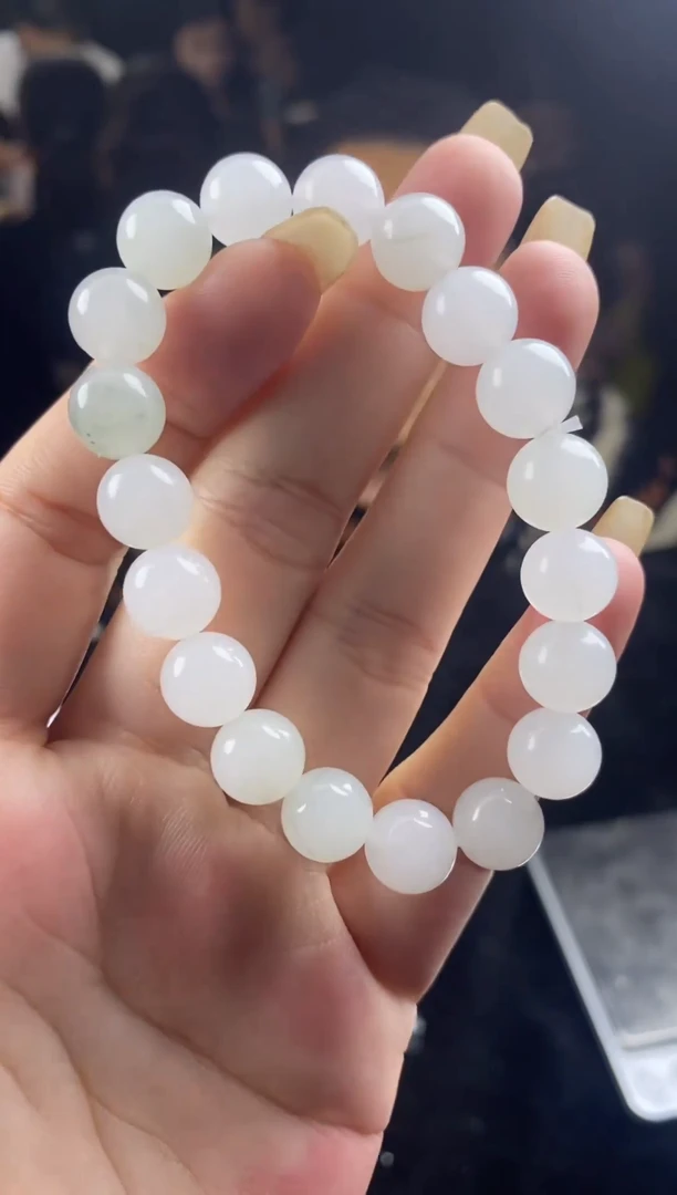 石英质玉手串未镶嵌天山翠手串-S3707