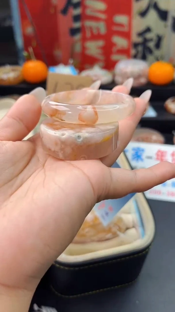 【闪购商品】石英质玉手镯未镶嵌赠送镯心（49圈口）