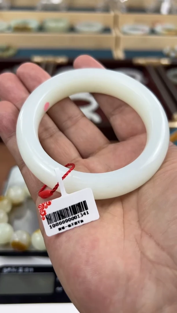 未镶嵌手镯和田玉金***️且末料天泰白玉59圈口