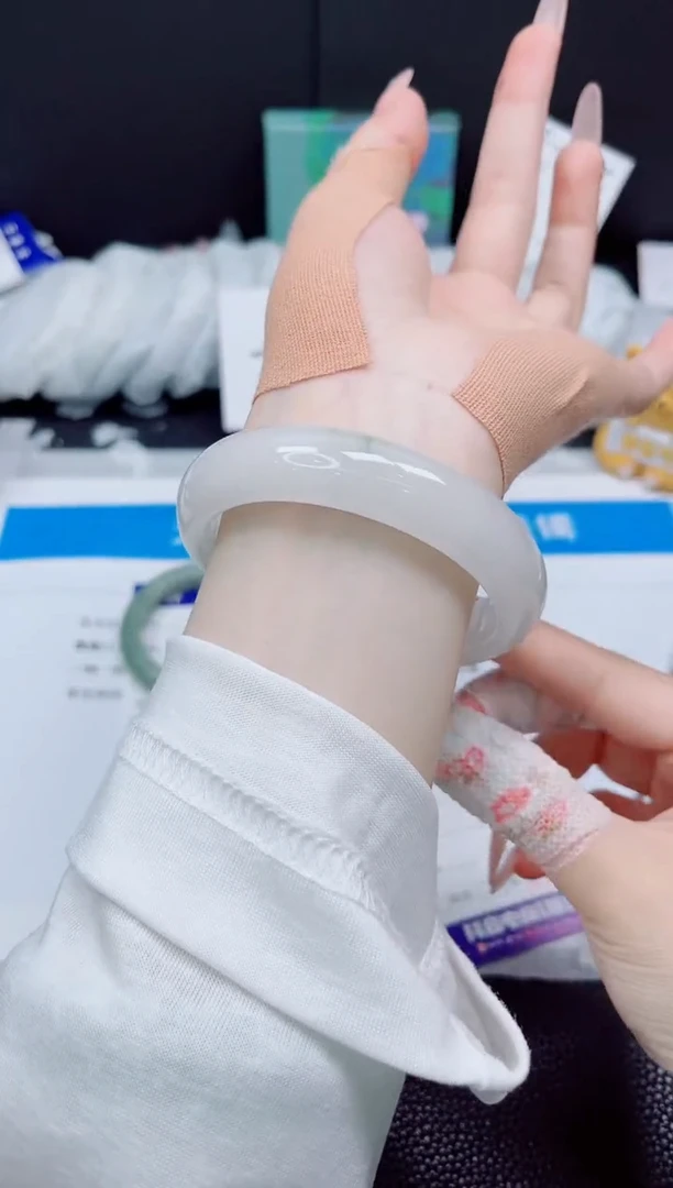 石英质玉手镯未镶嵌48-57