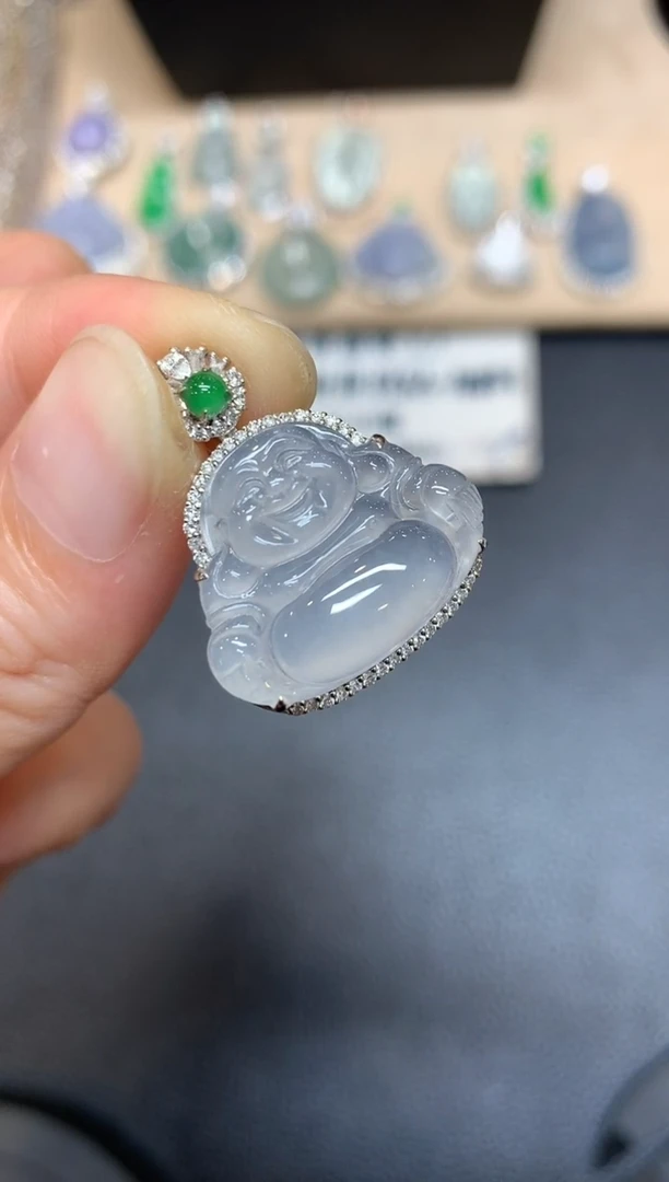 【闪购商品】翡翠颈饰18K金镶嵌佛公【无服务费