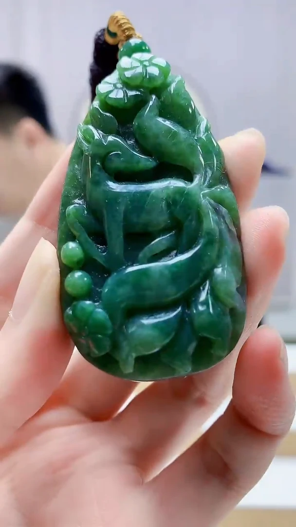 未镶嵌定制翡翠4868zm-毛货挂件95九尾