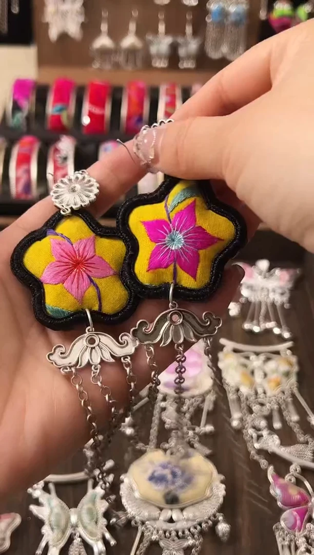 【闪购商品】织绣民族风老绣饰品385