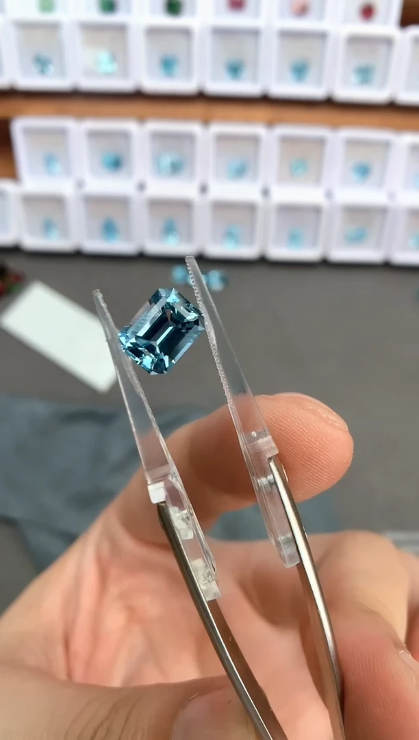 未镶嵌裸石定制海蓝宝石2.24ct 超圣 03012
