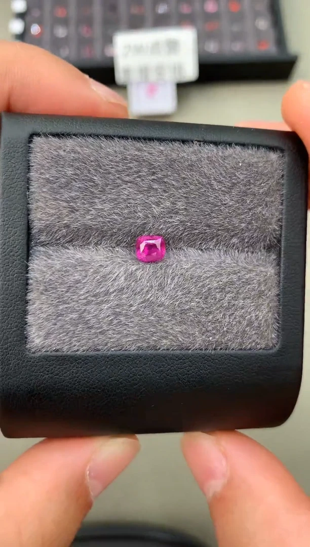 【闪购商品】定制蓝宝石裸石未镶嵌1.04ct 兰卡无烧蓝宝石