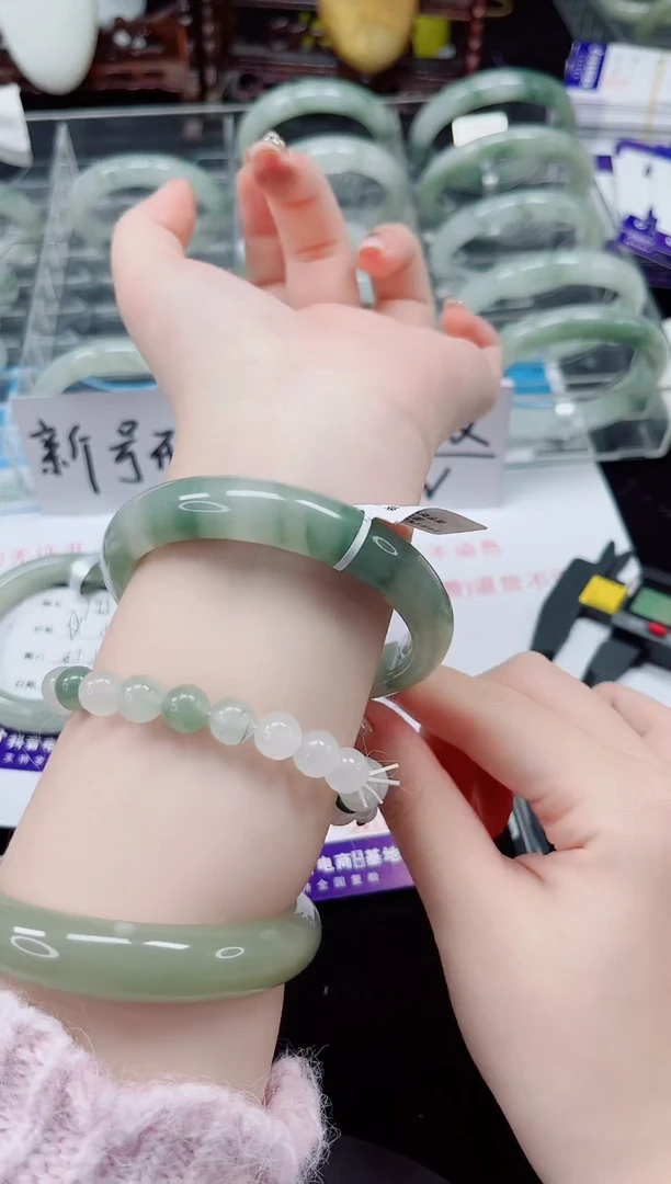 未镶嵌手镯石英质玉179-59/60