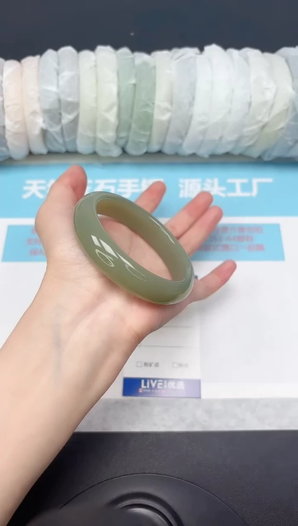 未镶嵌手镯石英质玉165-56.5