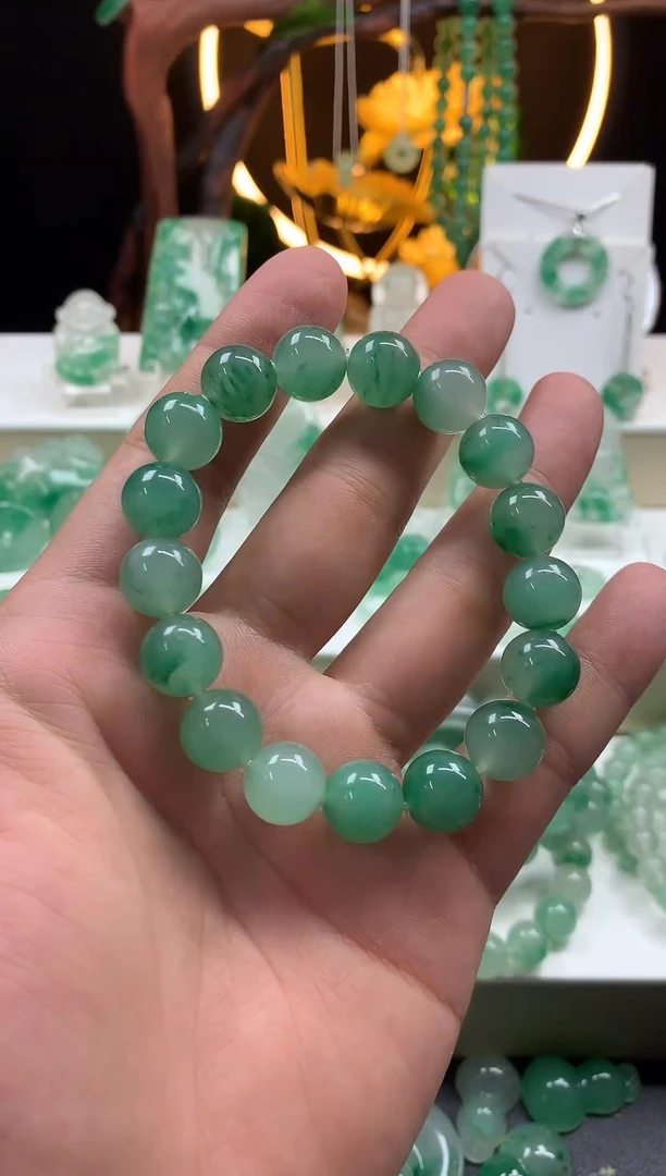 石英质玉（非洲翠）手串未镶嵌卡12手串