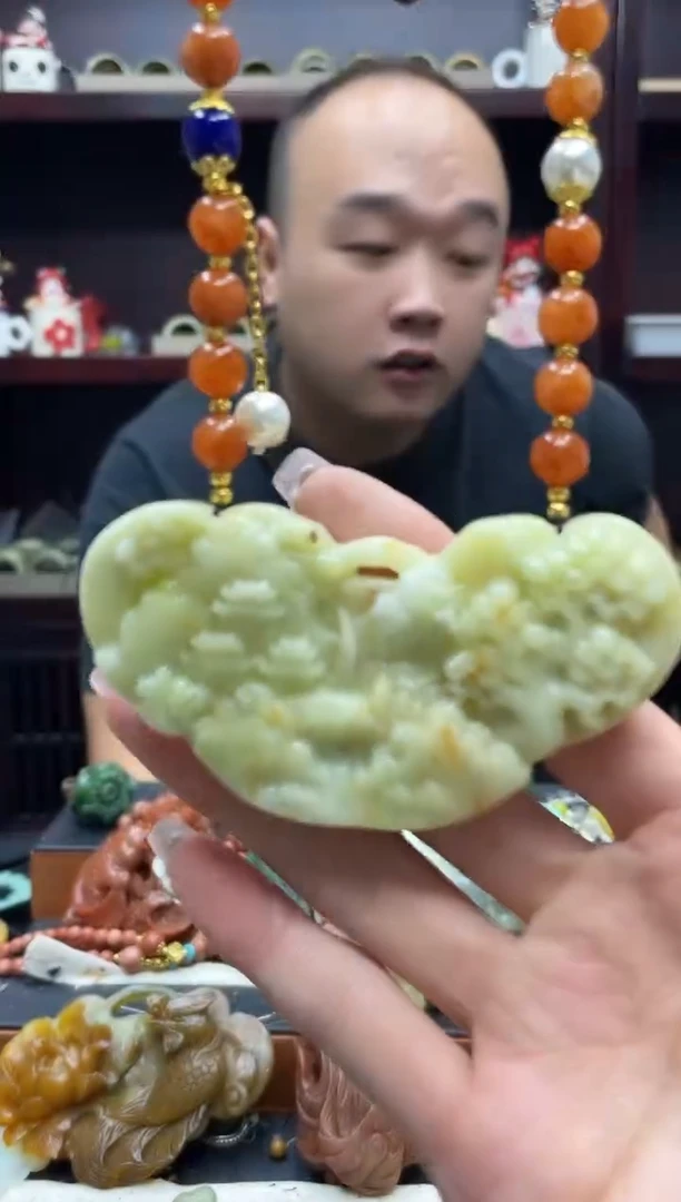 未镶嵌岫玉吊坠·