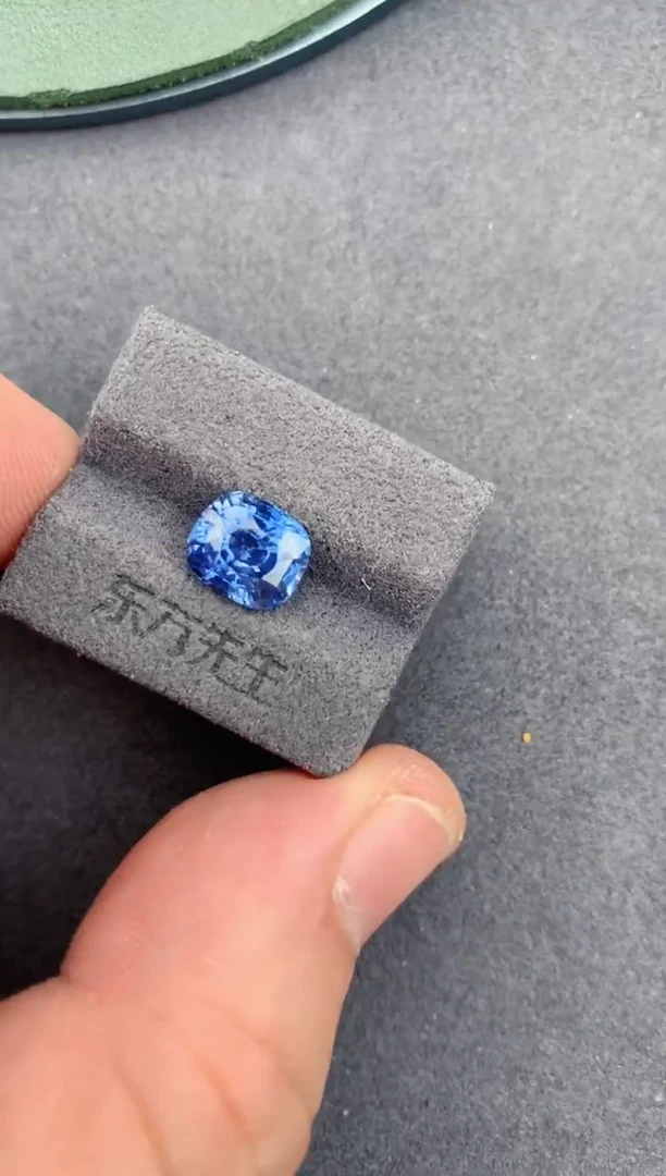 裸石蓝宝石3ct 无烧矢车菊蓝宝石 定制