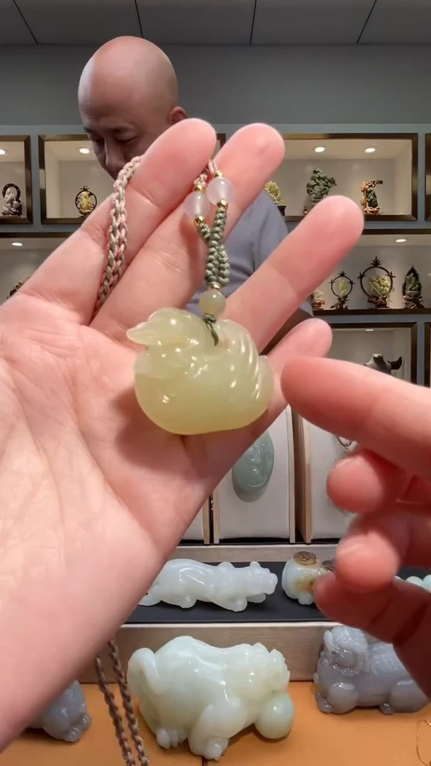 颈饰未镶嵌和田玉苏