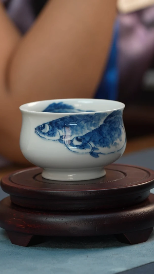 杯子非遗-王庆龙-釉下青花鳜鱼炉式杯