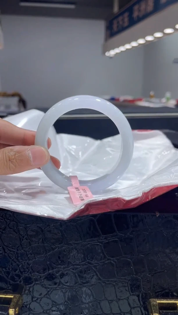 未镶嵌手镯翡翠6  5556！！！！！！