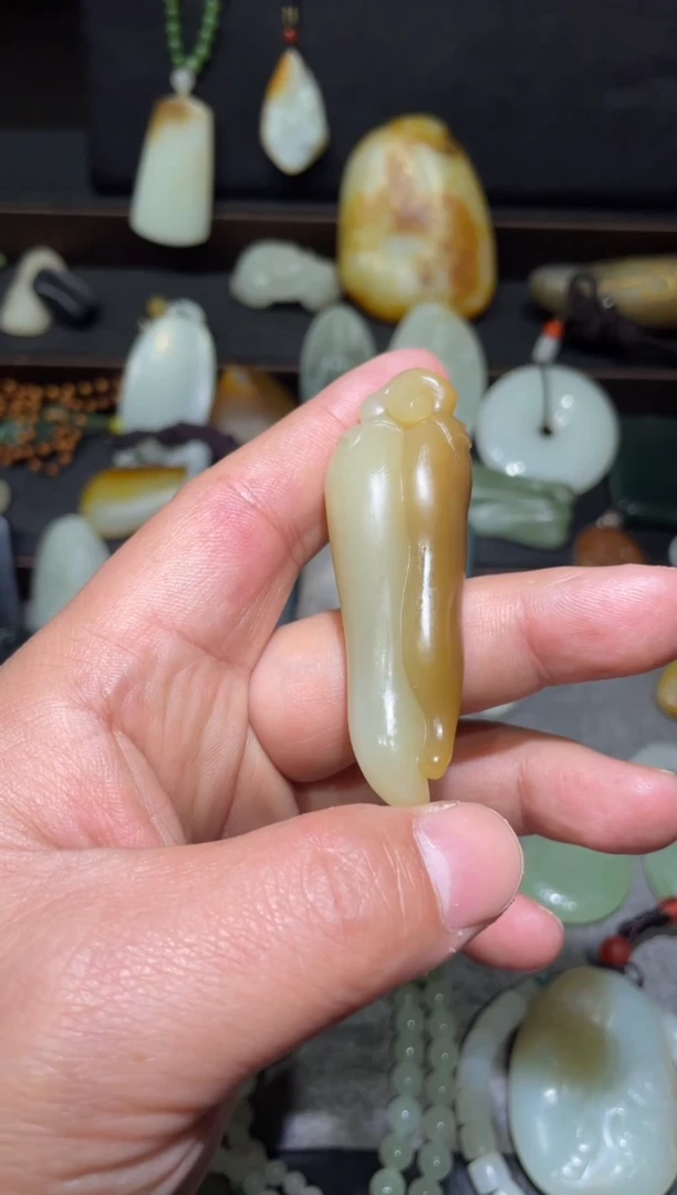 吊坠(不含链)未镶嵌和田玉和田玉且末糖绝代双骄