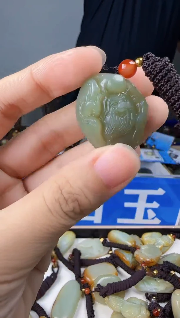 和田玉未镶嵌颈饰1