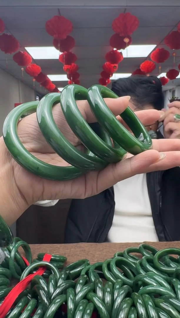 颈饰未镶嵌和田玉拍一发一，多样性发货