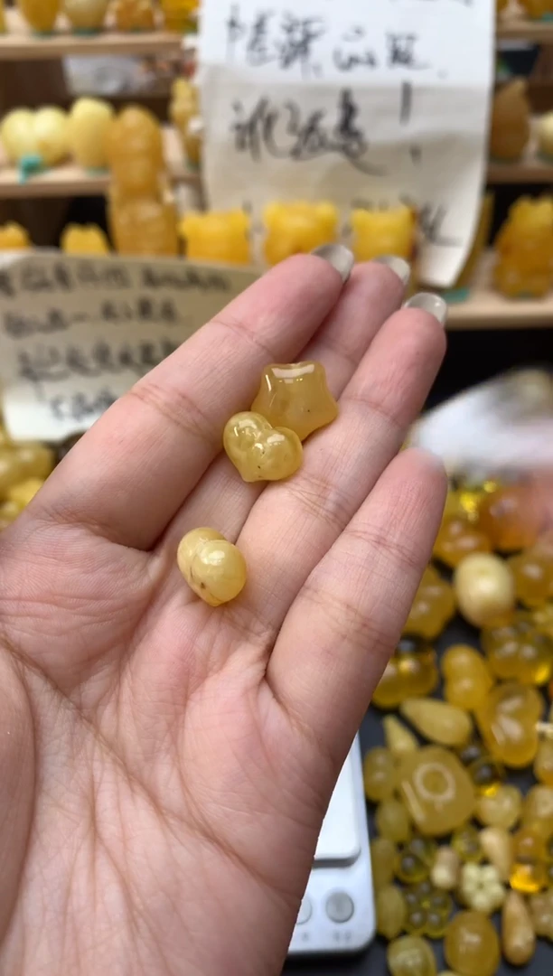 琥珀未镶嵌珠宝奇石030琥珀蜜蜡微瑕