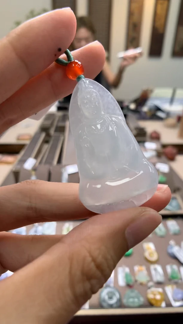 颈饰未镶嵌翡翠观音