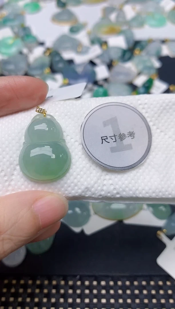 颈饰18K金镶嵌翡翠天然缅甸A货翡翠