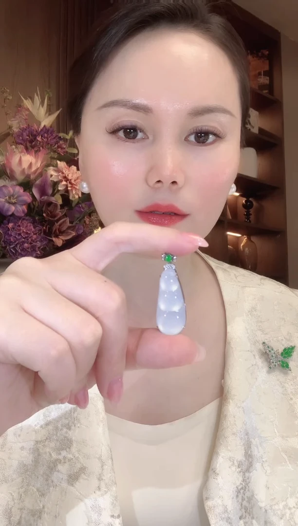 吊坠(不含链)18K金镶嵌翡翠A61