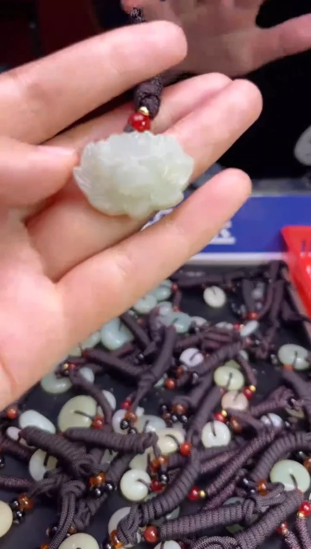 未镶嵌和田玉挂件1