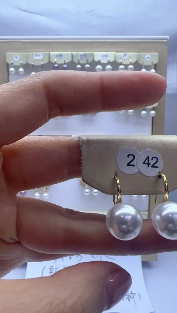 【闪购商品】淡水珍珠耳饰银S925镶嵌242