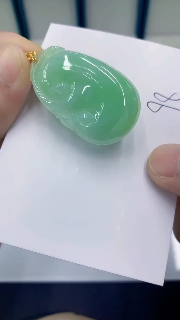 颈饰18K金镶嵌翡翠翡翠