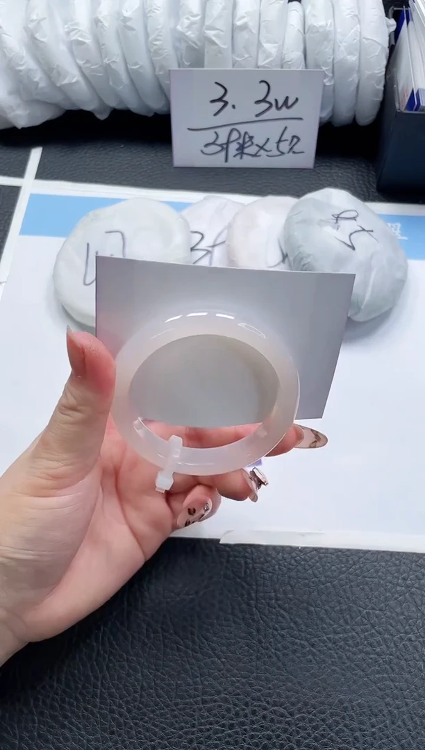 【闪购商品】石英质玉手镯未镶嵌208-53