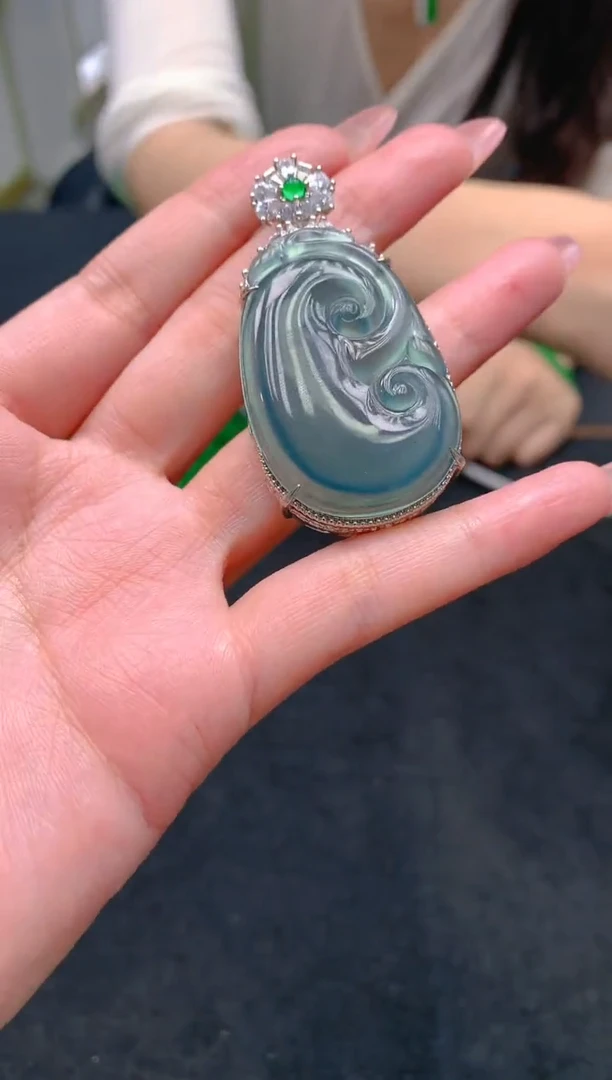 翡翠未镶嵌颈饰天然A货翡翠
