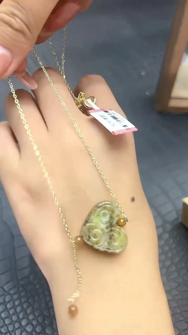 翡翠未镶嵌颈饰翡翠爱心吊坠