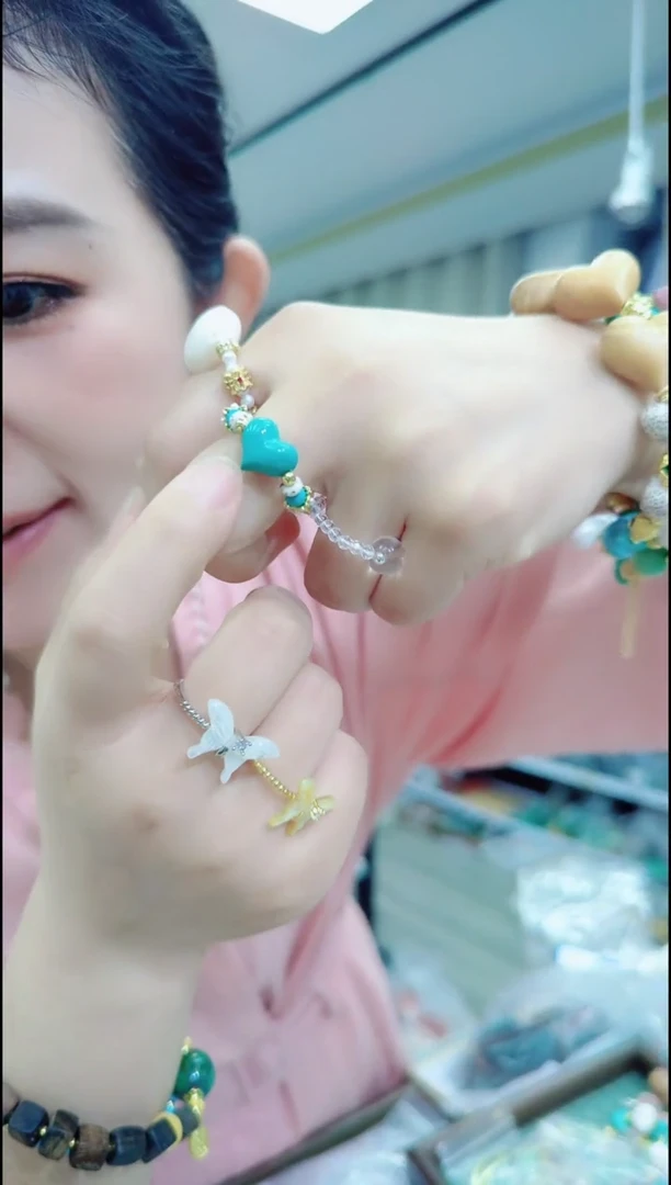 2995屁桃松 戒指