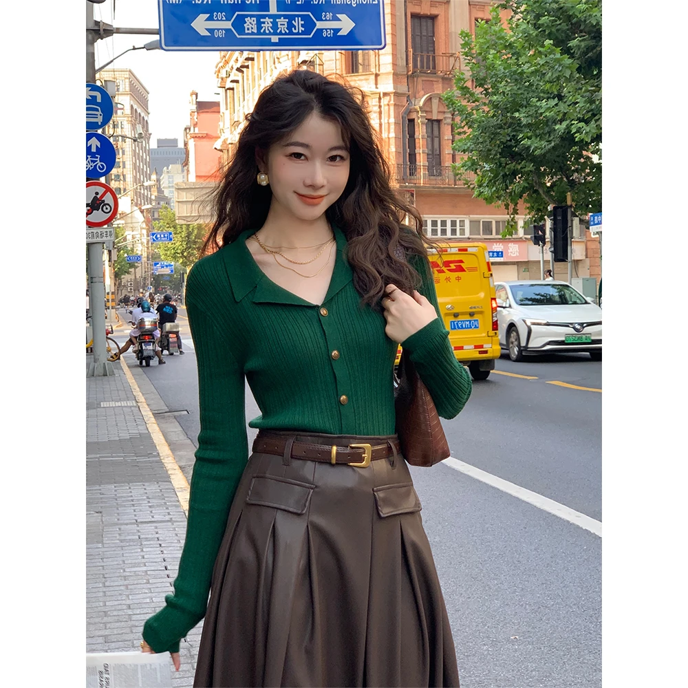 法式高级感绿色polo领针织开衫女秋冬洋气内搭修身显瘦长袖针织衫