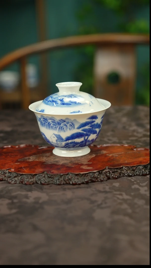 青花手绘山水盖碗