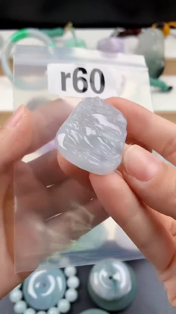 颈饰未镶嵌翡翠天然翡翠吊坠挂件