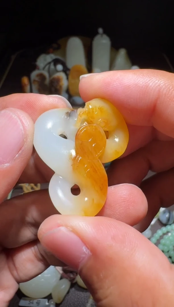 未镶嵌和田玉挂件和田玉